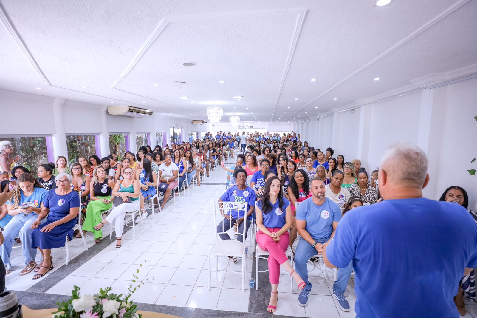 Vereador Jorge Curvelo reúne dezenas de mulheres em encontro